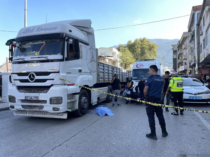 Bursa'da tırın çarptığı seyyar satıcı hayatını kaybetti G1