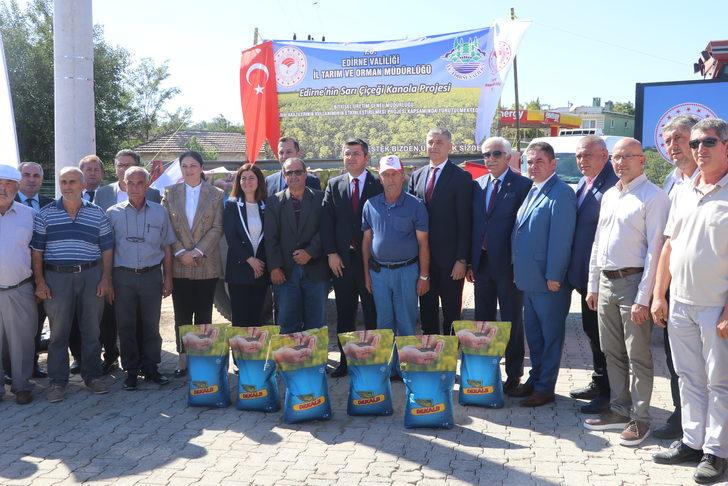 Edirne'de üreticilere yüzde 75 hibeli kanola tohumu dağıtıldı G1