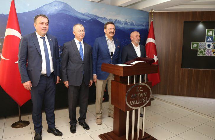 TOBB Başkanı Hisarcıklıoğlu Artvin'de okul açılına katıldı G1