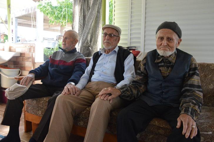 Bir asrı deviren asker arkadaşları, 70 yıl sonra özlem giderdi G2