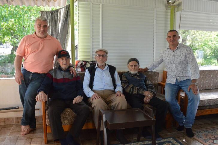 Bir asrı deviren asker arkadaşları, 70 yıl sonra özlem giderdi G4