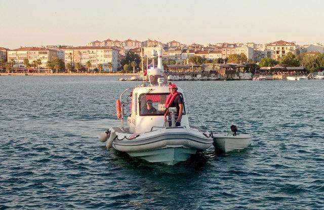 Silivri'de denizde kaybolan genç sürüklenen teknesinde bulundu