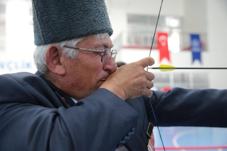 Bolu'da düzenlenen Gaziler Günü etkinliğinde gaziler ok attı G3