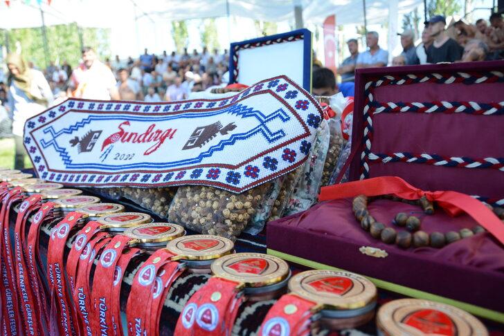 Sındırgı Yağcıbedir Yağlı Pehlivan Güreşleri'nde başpehlivan Orhan Okulu oldu G4
