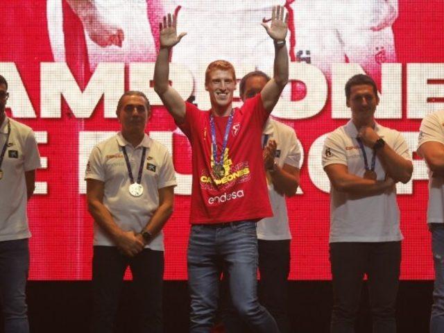 İspanya, EuroBasket zaferini Madrid'de kutladı