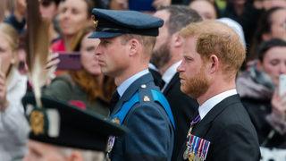Cenaze sonrası herkes bunu konuşuyor! Öz torunu Kraliçe Elizabeth'e selam bile veremedi, Kral babasından uzak tuttular...