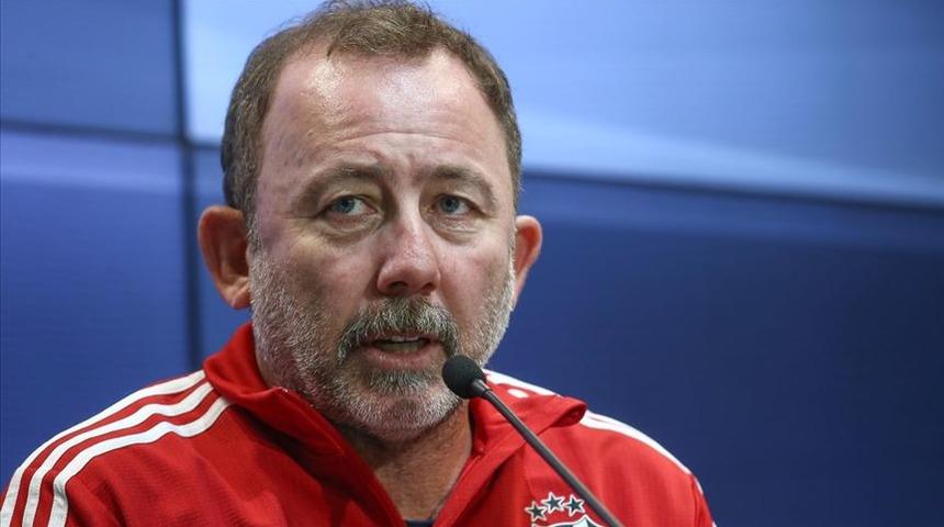 Son dakika: Sosyal medyadan paylaşım geldi! Fenerbahçe'yle de anılan Sergen Yalçın, Neftçi Bakü ile anlaşmaya vardı mı? İşte son durum...