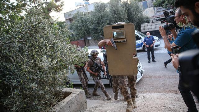 GÜNCELLEME - Mersin'de tefecilik operasyonunda 13 zanlı yakalandı
