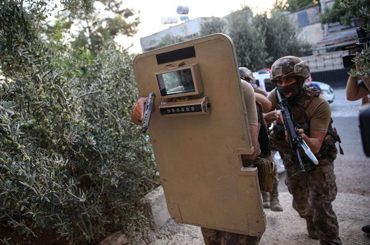 GÜNCELLEME - Mersin'de tefecilik operasyonunda 13 zanlı yakalandı G2