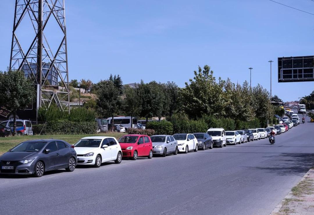 Otopark aidatlarına zam sonrası &ccedil;areyi b&ouml;yle buldular! Drone ile g&ouml;r&uuml;nt&uuml;lendi