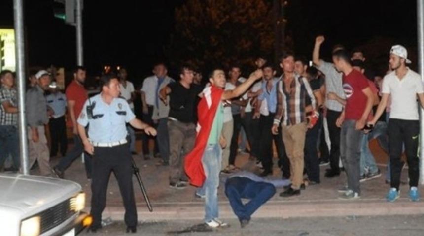 "Konya'da Suriyeli istemiyoruz" sloganlarıyla otel taşlandı