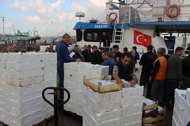 Bandırma Balık Hali'nde palamut bolluğu yaşanıyor G4