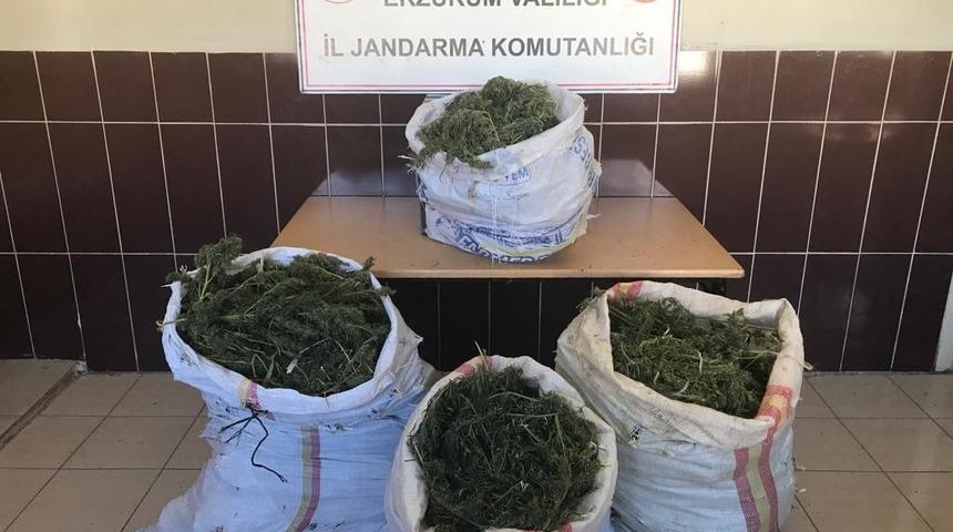 Erzurum'da menfezde çuval içerisinde uyuşturucu ele geçirildi