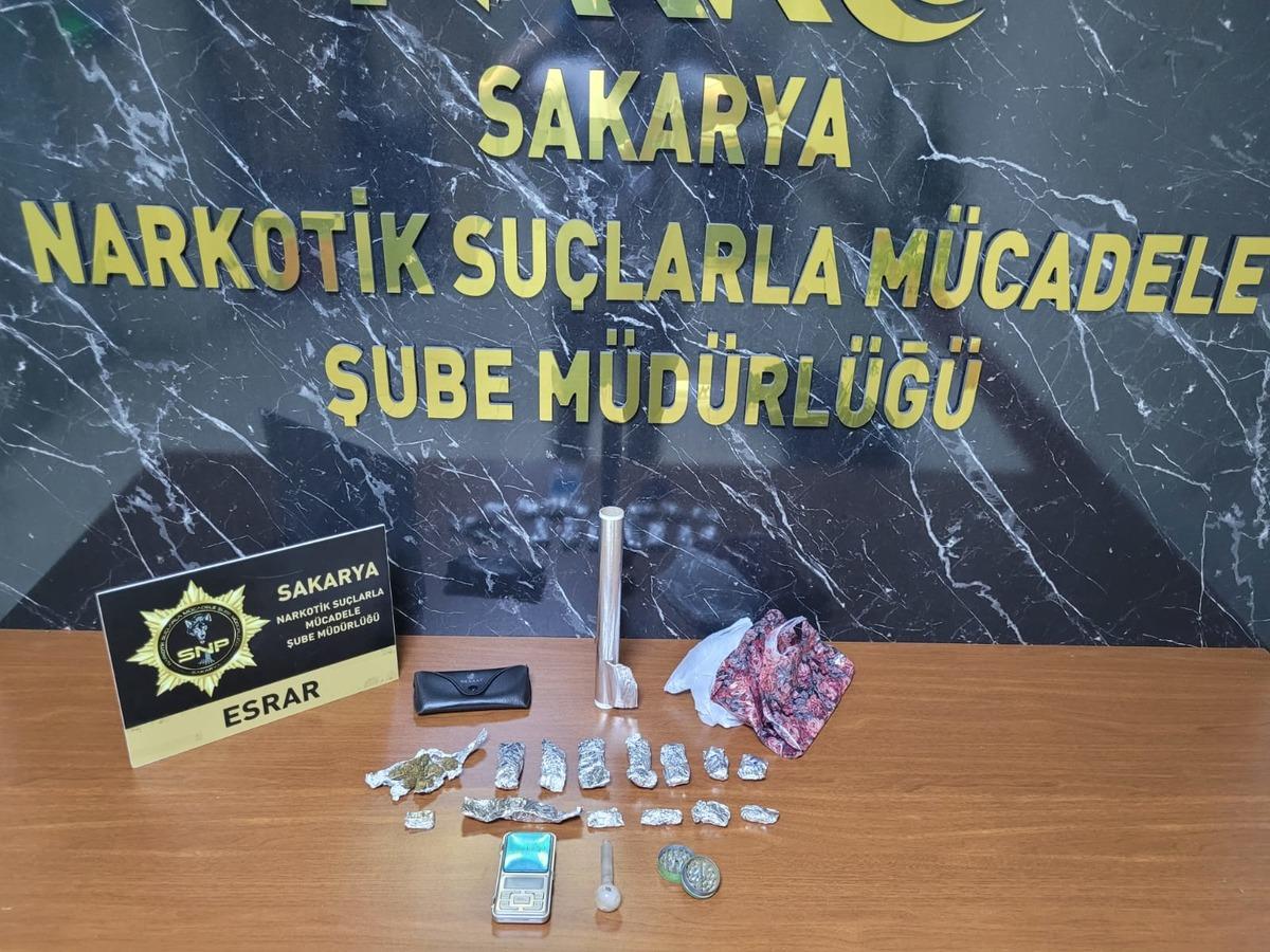 Sakarya'da uyuşturucu operasyonlarında yakalanan 6 zanlı tutuklandı