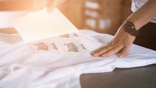 Tişörtlerinizin eskimesini durdurun! Tişörtlerin baskısının çıkmaması için yapılması gerekenler