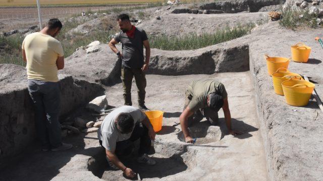 Yer: Eskişehir! 4 bin 500 yıllık ilaç kalıntıları bulundu... Tek tek toprak altından çıkarıldı