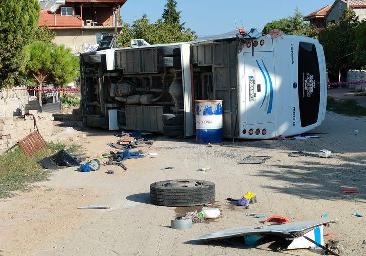 Denizli'de midibüsle tırın çarpışması sonucu 17 işçi yaralandı G1