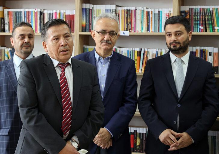 İzmir depreminde hayatını kaybeden Feryal ve Ömer kardeşlerin ismiyle kütüphane açıldı G2