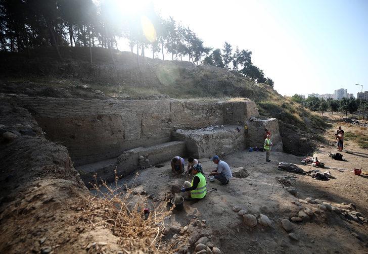 Mersin'de 9 bin yıllık Yumuktepe Höyüğü'nün her katmanı inceleniyor G3