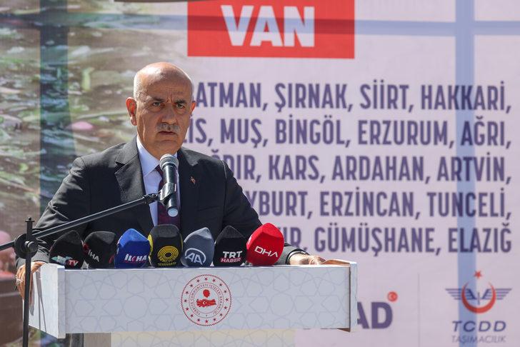 Tarım ve Orman Bakanı Kirişci "İyilik Treni"nin Van'dan Pakistan'a uğurlanması töreninde konuştu: G2