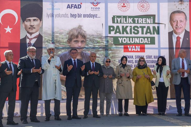 Tarım ve Orman Bakanı Kirişci "İyilik Treni"nin Van'dan Pakistan'a uğurlanması töreninde konuştu: G5