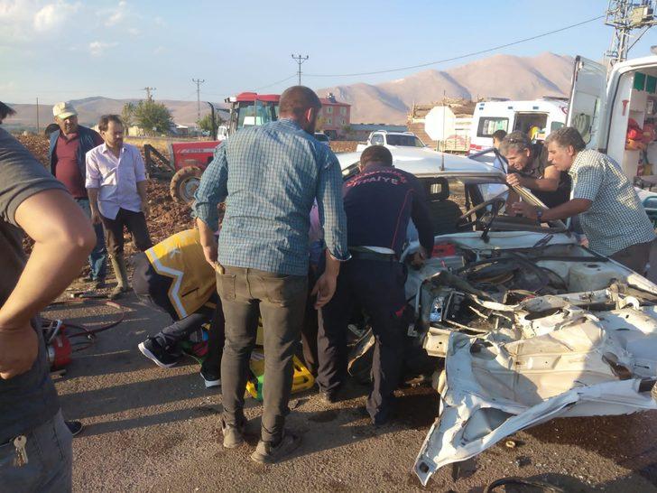 Kahramanmaraş'ta traktörle çarpışan otomobildeki 1 kişi öldü, 1 kişi yaralandı G2