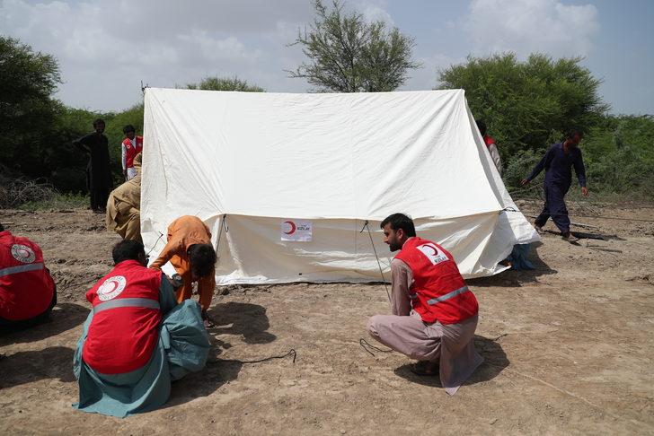 Türk Kızılay'ın Pakistan'a gönderdiği çadırlara selzedeler yerleşmeye başladı G2