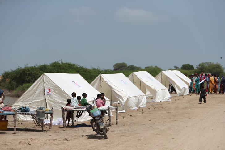 Türk Kızılay'ın Pakistan'a gönderdiği çadırlara selzedeler yerleşmeye başladı G4