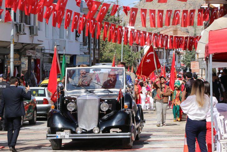 Sivrihisar'ın kurtuluşunun 101. yılı, Zaimağa Konağı'ndan başlayan yürüyüşle kutlandı G5