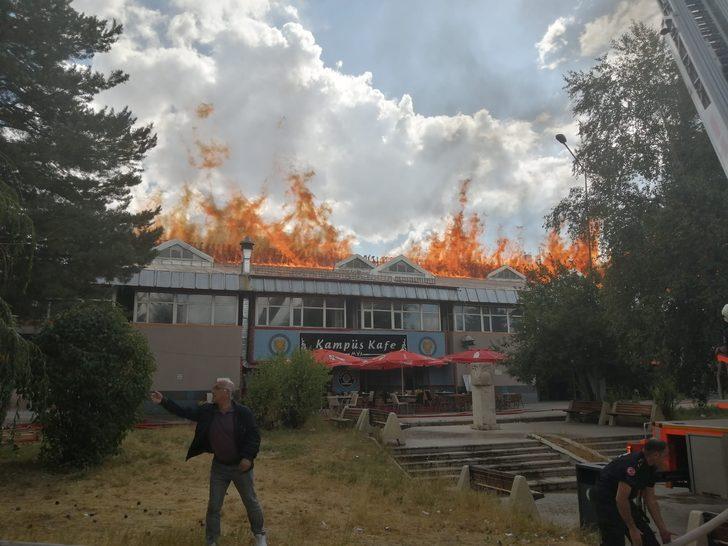 SON DAKİKA: Erzurum Atatürk Üniversitesi'nde korkutan yangın! Validen açıklama geldi... İşte ilk görüntüler G1