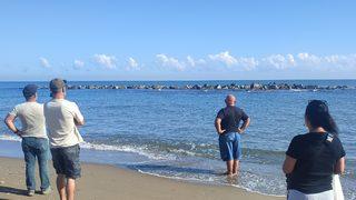 Sakarya'da dalgakıranda mahsur kalan köpeği Sahil Güvenlik ekibi kurtardı