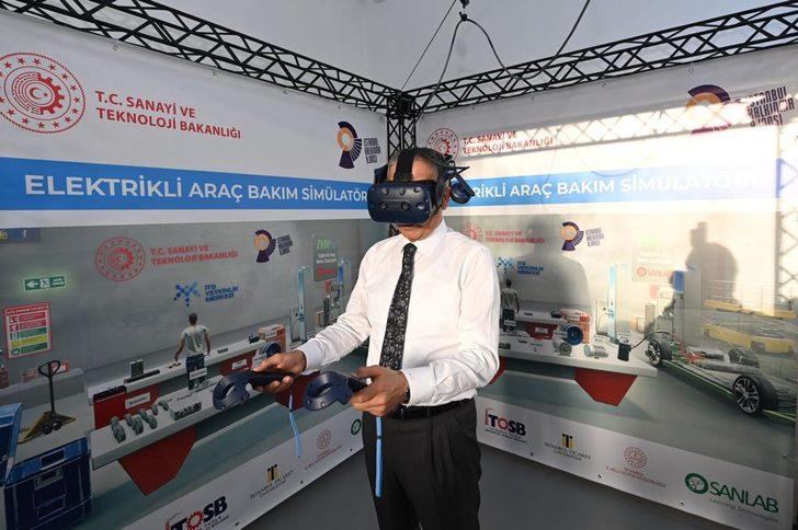 İstanbul Valisi Yerlikaya elektrikli araç bakım simülatörünü test etti G1