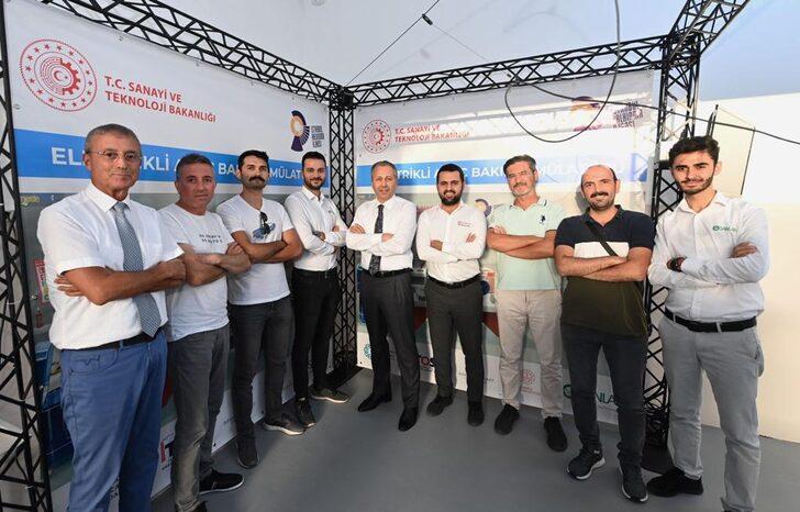 İstanbul Valisi Yerlikaya elektrikli araç bakım simülatörünü test etti G4