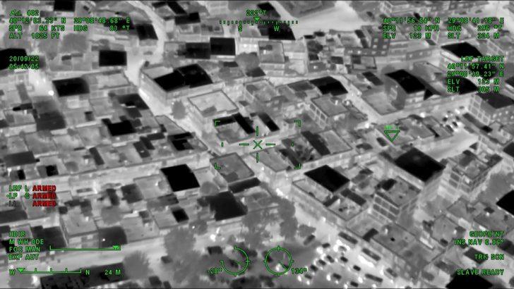 Mahalle ablukaya alındı: Çatıdan kaçmaya çalıştılar, İHA'larla tespit edildiler! Bursa'daki dev operasyon kamerada G1