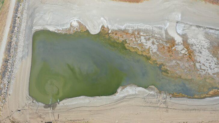 Sivas'ta kuruyan göle itfaiye ekipleri su takviyesi yapıyor G5