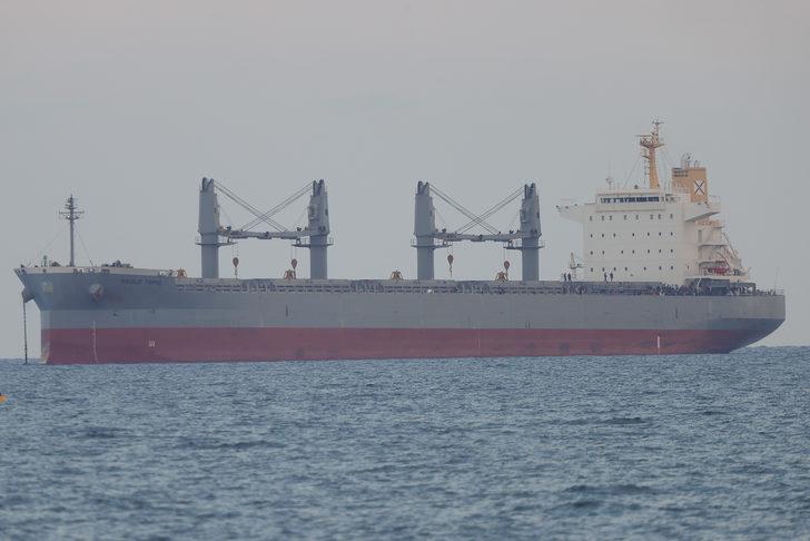 Acil durum çağrısı alınan tekneden kurtarılan düzensiz göçmenler Antalya açıklarına getirildi G2