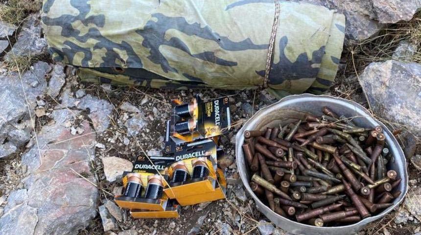 Tunceli’de teröristlerce kullanılan sığınak imha edildi