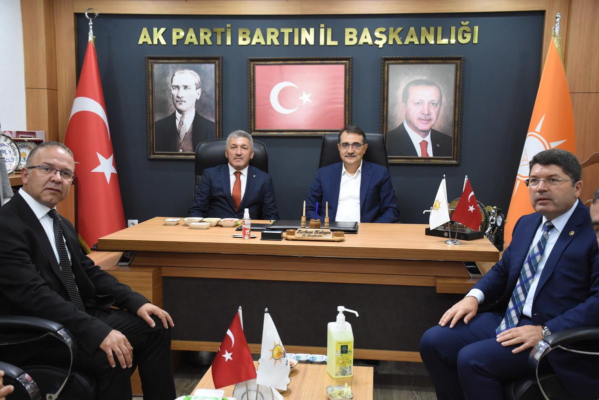 Enerji ve Tabii Kaynaklar Bakanı D&ouml;nmez, Bartın'da madencilerle buluştu: