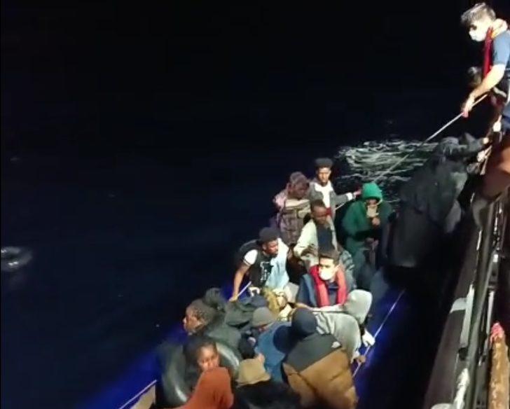 İzmir'de geri itilen 66 düzensiz göçmen kurtarıldı, 37 göçmen de yakalandı G2