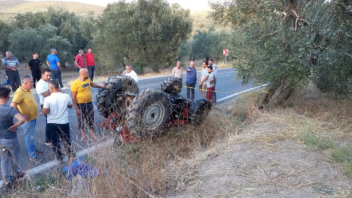 Manisa'da devrilen trakt&ouml;r&uuml;n altında kalan s&uuml;r&uuml;c&uuml; &ouml;ld&uuml;