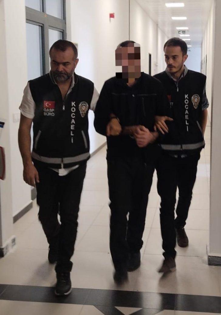 GÜNCELLEME - Kocaeli'de babasını bıçaklayarak öldürdüğü öne sürülen zihinsel engelli tutuklandı G3