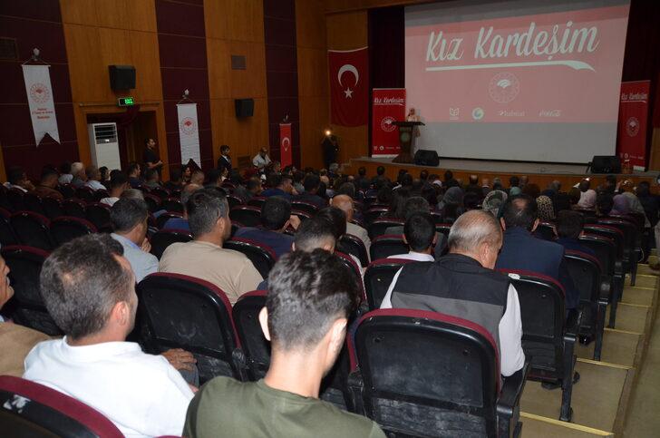 Tarım ve Orman Bakan Yardımcısı Gizligider, Hakkari'de konuştu: G4