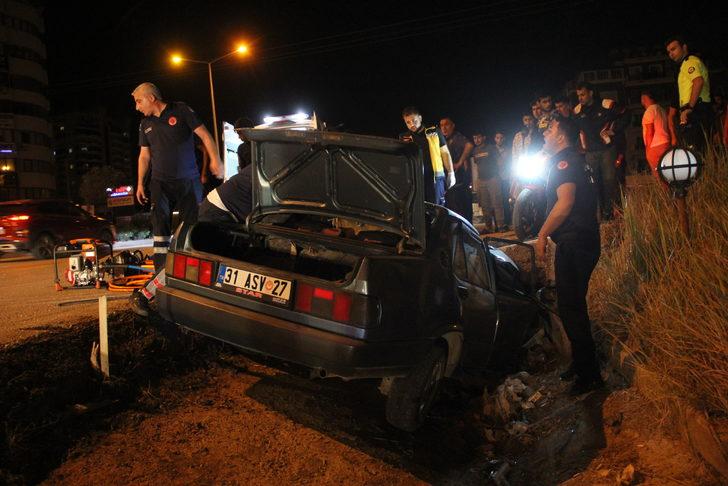 Hatay’da devrilen otomobilin sürücüsü öldü G2