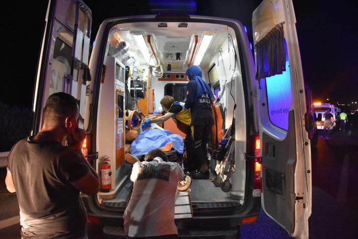 Adana'da tır ile pikabın çarpıştığı kazada 2 kişi öldü G4