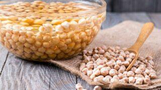 Nohut suyunu döküyorsanız büyük yanlış yapıyorsunuz! Her derde deva olan nohut suyunun faydaları