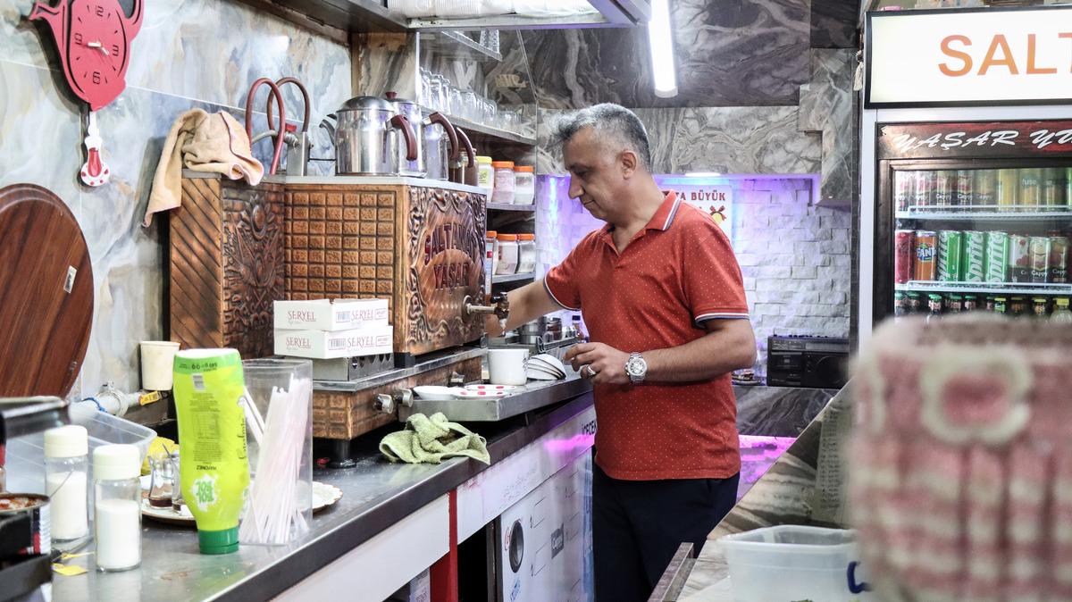 Bursa'da yarışma i&ccedil;in gittiği tost&ccedil;unun cep telefonunu &ccedil;alan ş&uuml;pheli yakalandı