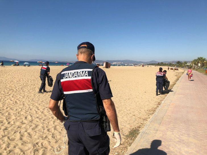 Jandarma, Kuşadası'ndaki Sevgi Plajı'nda temizlik yaptı G4