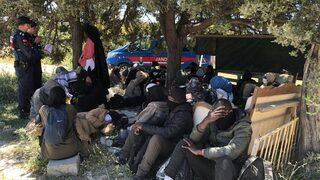 İzmir'de 19 operasyonda 343 düzensiz göçmen yakalandı