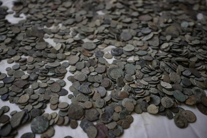 İstanbul'da tarihi eser operasyonunda 34 bin 550 sikke ele geçirildi G5