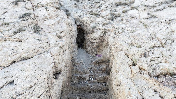 Van Gölü'nde sular çekildi, Urartu limanı ortaya çıktı: Böyle bir yapıyla ilk defa karşılaşıyoruz G4